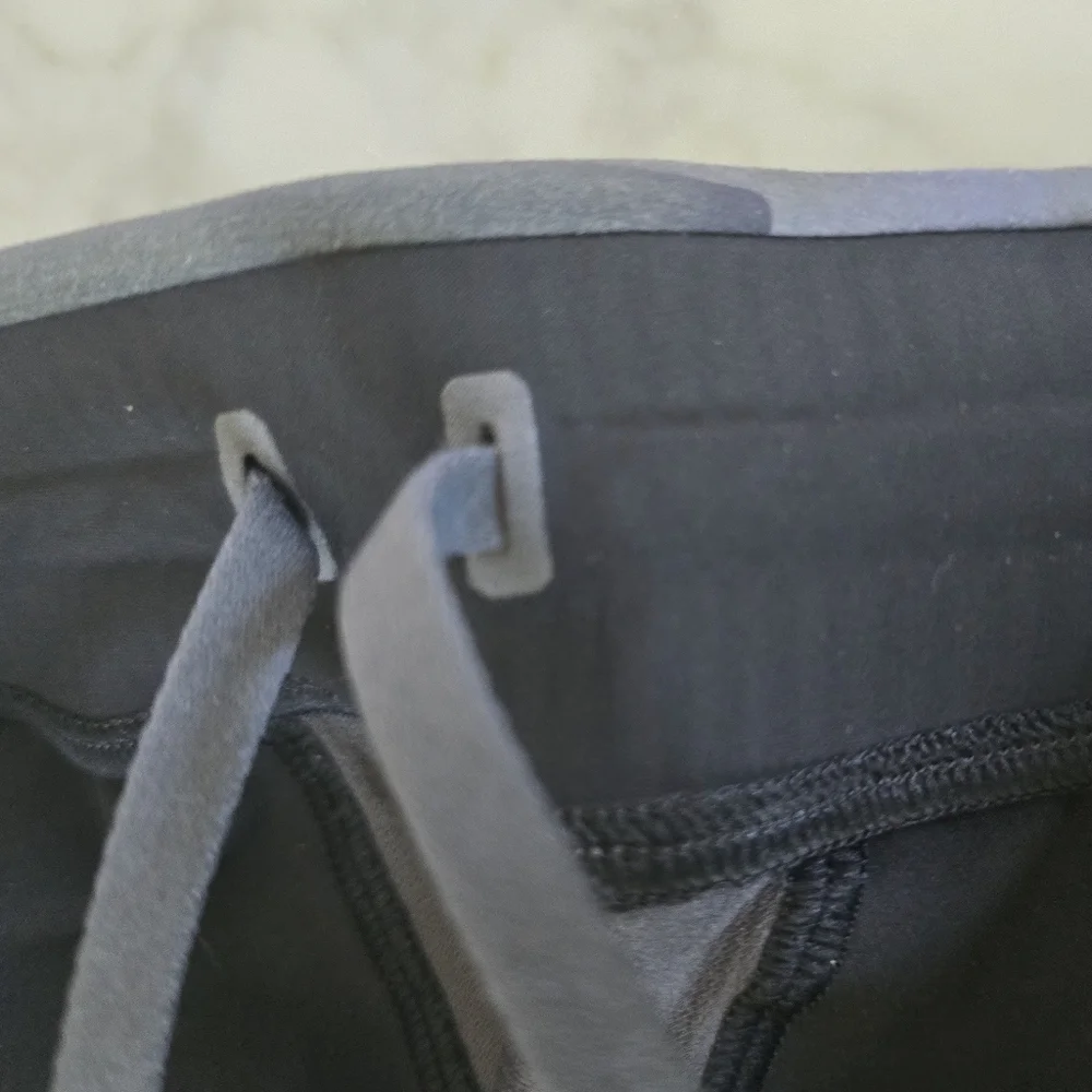 Lululemon Men's Unlined Shorts Size Medium‎